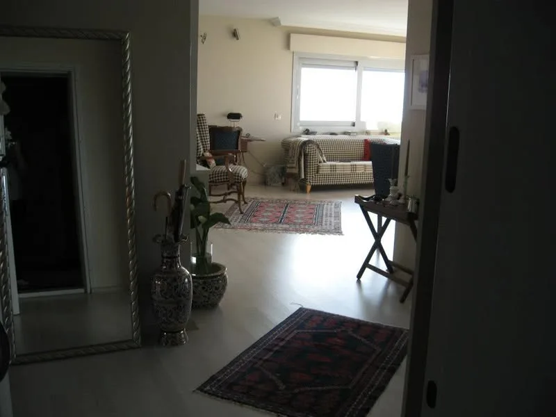Yeni Evimiz, İzmir